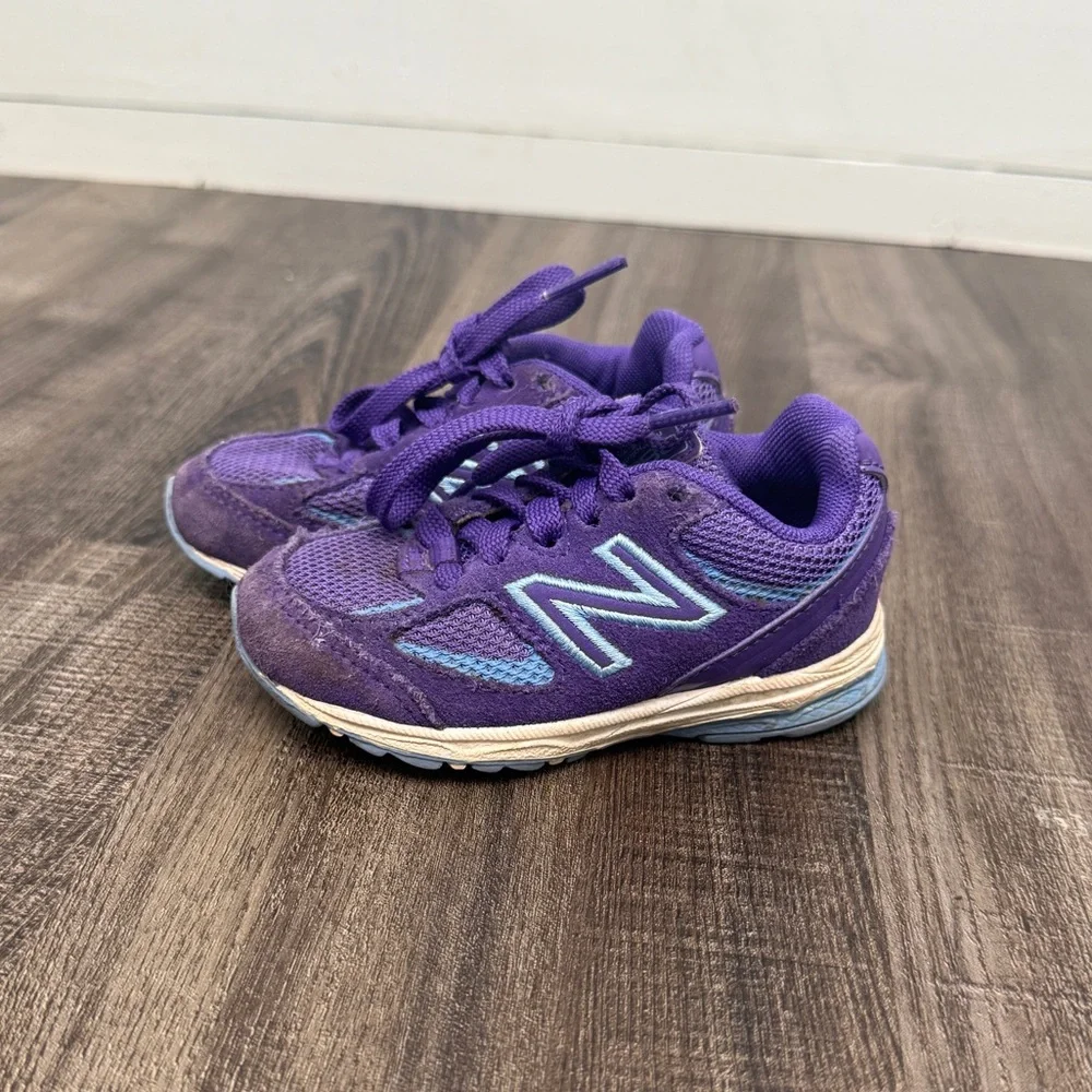 New Balance purple tennis‎ shoes girls size 5